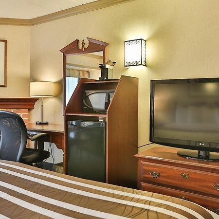 Best Western Brantford Hotel And Conference Centre מראה חיצוני תמונה